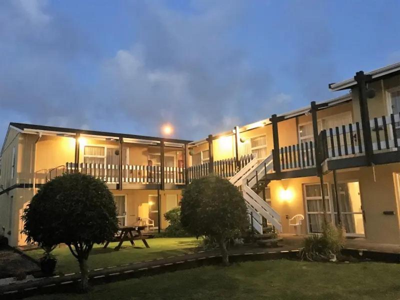 Parkside Motel And Apartments Ню Плимут Екстериор снимка